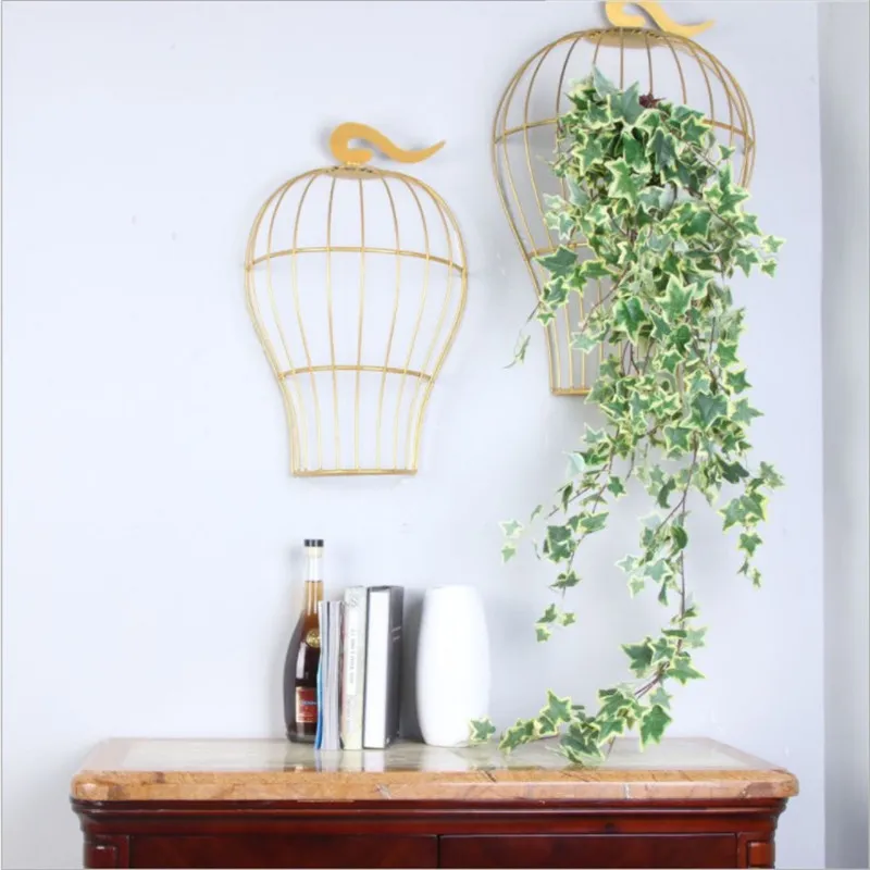 Echt aussehende künstliche hängende Weinblättergirlande